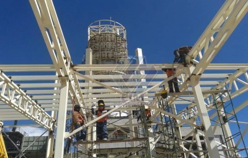 Montaje de estructura metálica pesada